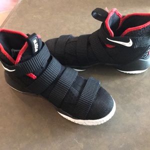 Nike Lebrons size 4.5